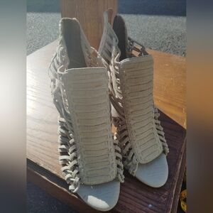 Elegant Cream Women's Sandals